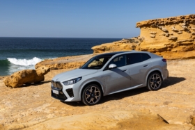 BMW iX2 xDrive30