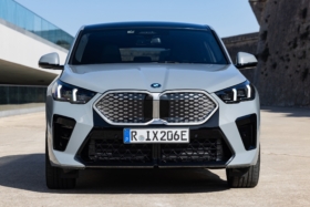 BMW iX2 xDrive30