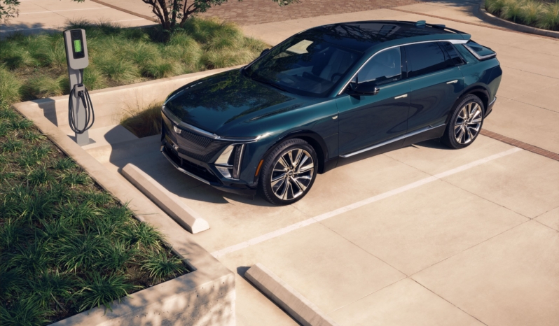 
								Cadillac LYRIQ AWD full									
