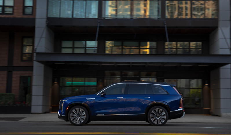 Cadillac VISTIQ AWD