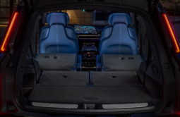 
										Cadillac VISTIQ AWD full									