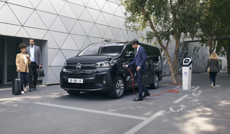 
								Citroën ë-SpaceTourer 50 kWh full									