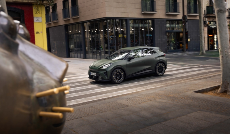 
								CUPRA Born full									