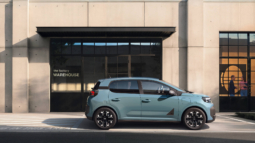 
										Dacia Spring electric 70 full									