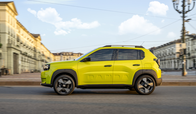 
								Fiat Grande Panda Electric 44 kWh full									