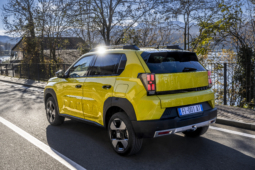 
										Fiat Grande Panda Electric 44 kWh full									