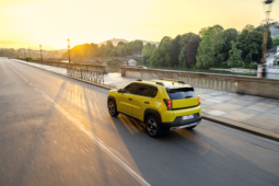 
										Fiat Grande Panda Electric 44 kWh full									