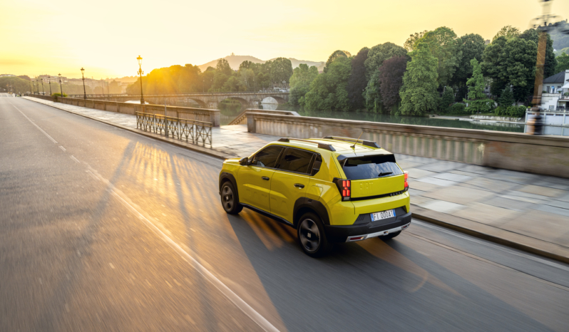 
								Fiat Grande Panda Electric 44 kWh full									