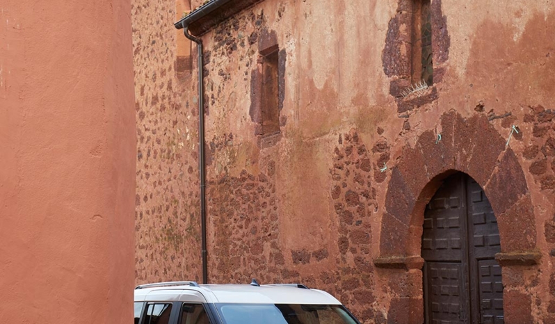 
								Ford E-Tourneo Courier full									