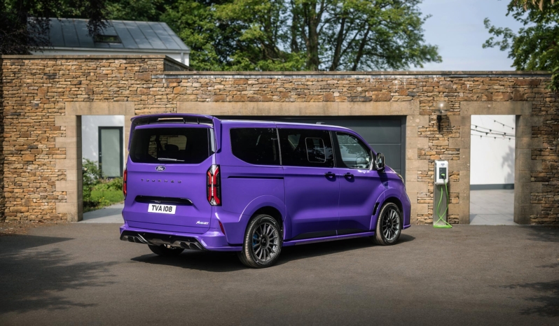 
								Ford E-Tourneo Custom full									