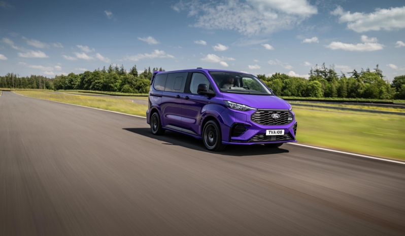 
								Ford E-Tourneo Custom full									