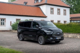 
										Ford E-Tourneo Custom full									