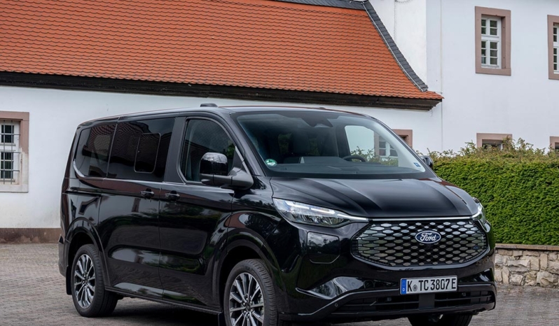 
								Ford E-Tourneo Custom full									
