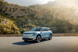 Ford Explorer Standard Range RWD