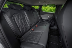 
										Ford Explorer Standard Range RWD full									