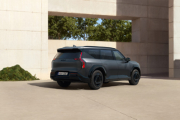 
										Kia EV9 GT full									