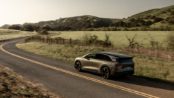 
										Lucid Gravity Grand Touring full									