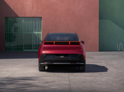 
										Lynk & Co 02 full									