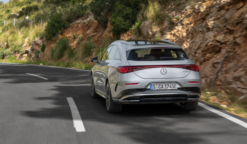 
								Mercedes-Benz CLA Shooting Brake 250 électrique full									