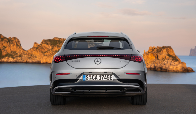 
								Mercedes-Benz CLA Shooting Brake 250 électrique full									