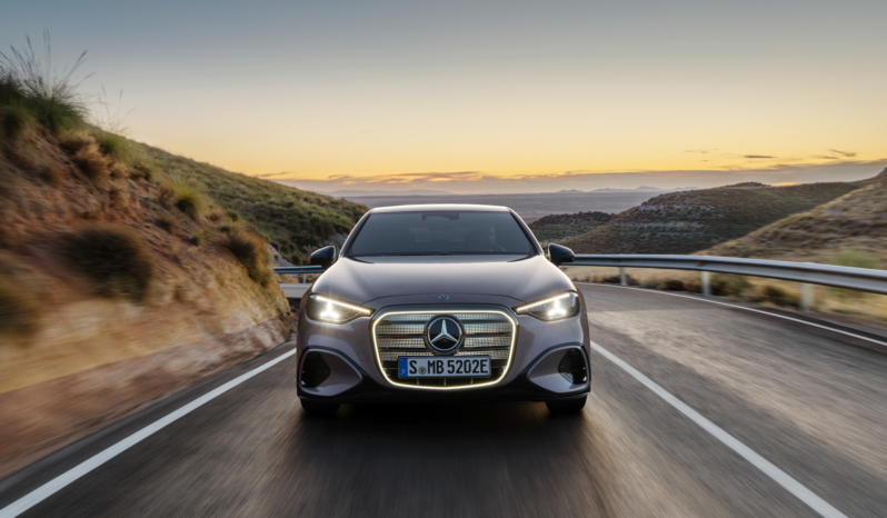 
								Mercedes-Benz C 400 4MATIC électrique full									