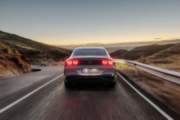 
										Mercedes-Benz C 400 4MATIC électrique full									