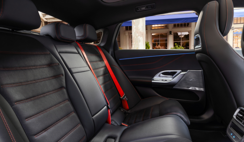 
								Mercedes-Benz C 400 4MATIC électrique full									