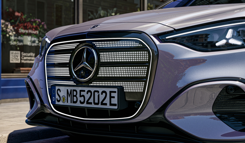 
								Mercedes-Benz C 400 4MATIC électrique full									