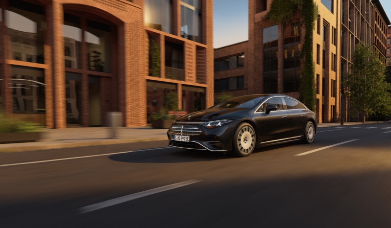 
								Mercedes-Benz EQS 450+ full									