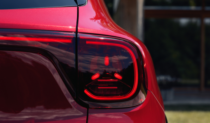 
								Mercedes-Benz GLA 200 électrique full									