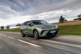 MG4 EV Premium 64 kWh