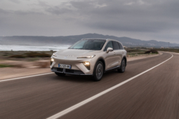 
										MGS6 EV Luxury RWD full									