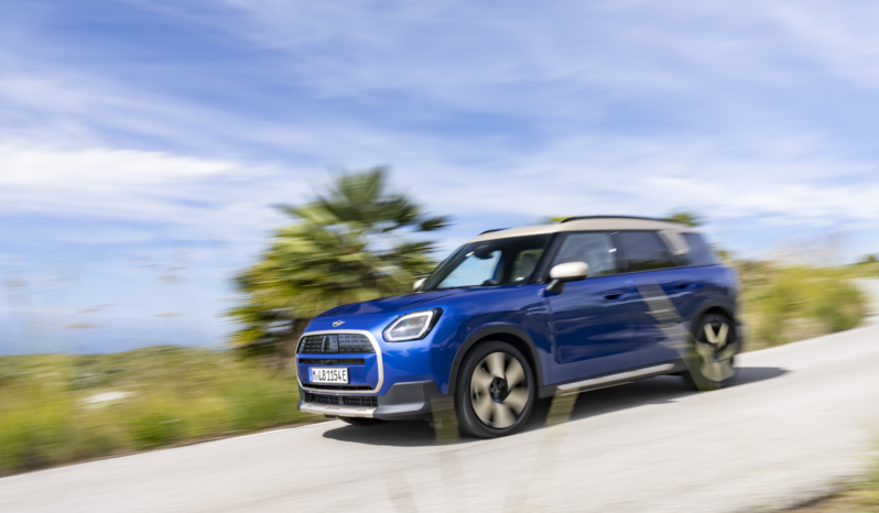
								MINI Countryman E full									