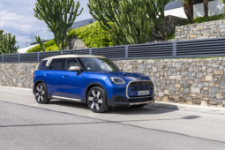 
										MINI Countryman E full									