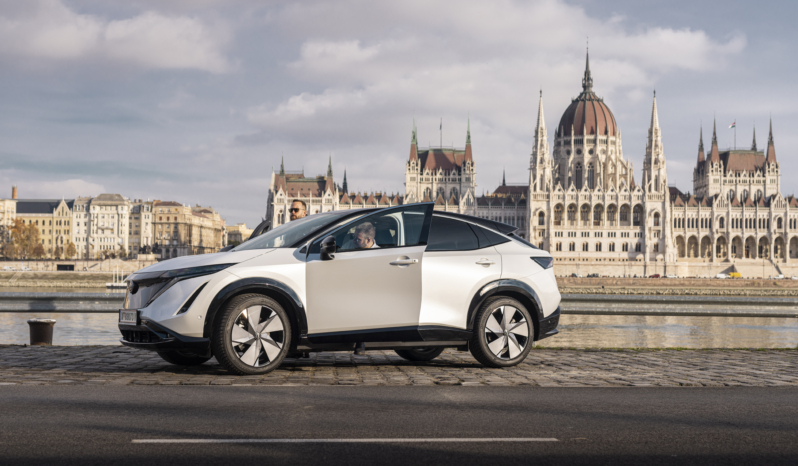 
								Nissan ARIYA 63 kWh full									