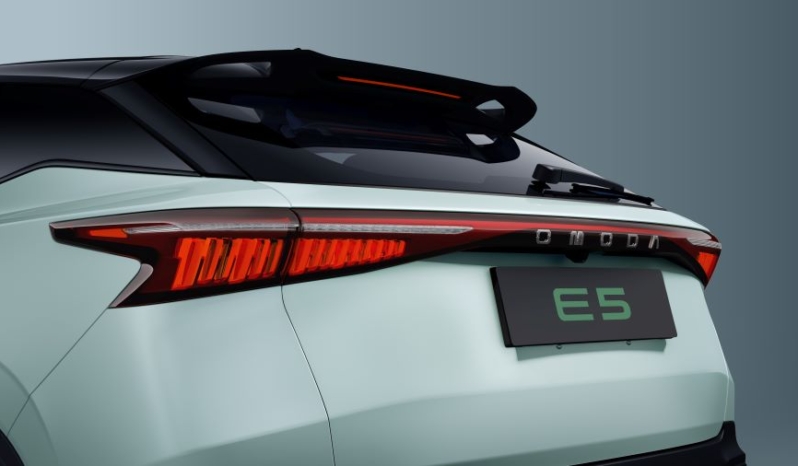 
								OMODA 5 EV full									