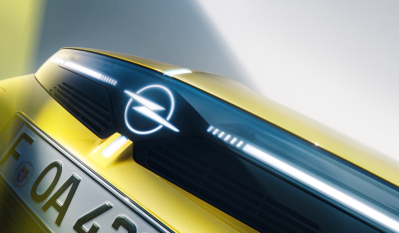 
								Opel Astra Electric full									