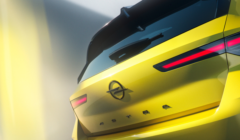 
								Opel Astra Electric full									