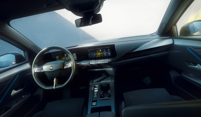 
								Opel Astra Electric full									