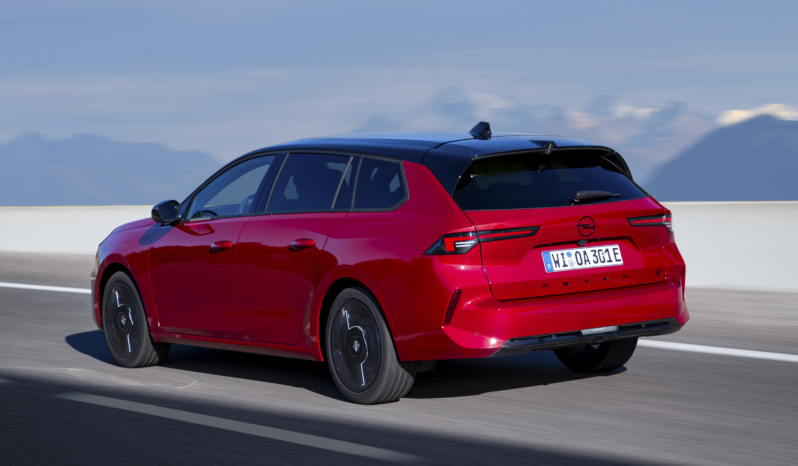 
								Opel Astra Sports Tourer Electric full									