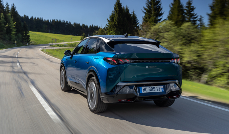 
								Peugeot E-3008 210 full									