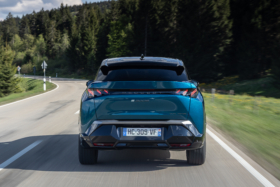 Peugeot E-3008 210