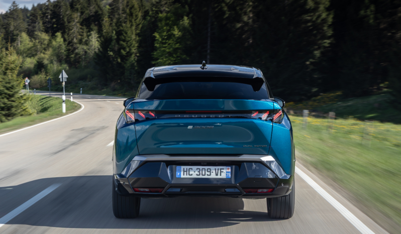 
								Peugeot E-3008 210 full									