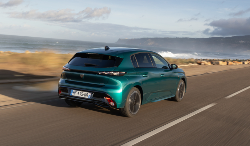 
								Peugeot E-308 156 full									