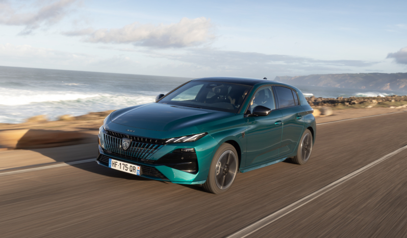 
								Peugeot E-308 156 full									