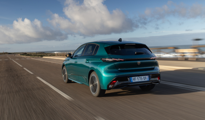 
								Peugeot E-308 156 full									