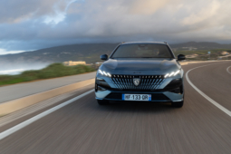 
										Peugeot E-308 SW 156 full									
