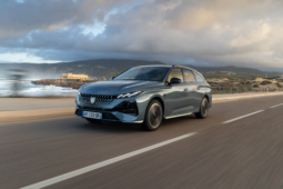 
										Peugeot E-308 SW 156 full									