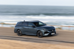 
										Peugeot E-308 SW 156 full									