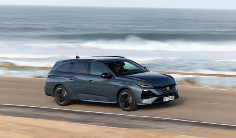 
								Peugeot E-308 SW 156 full									